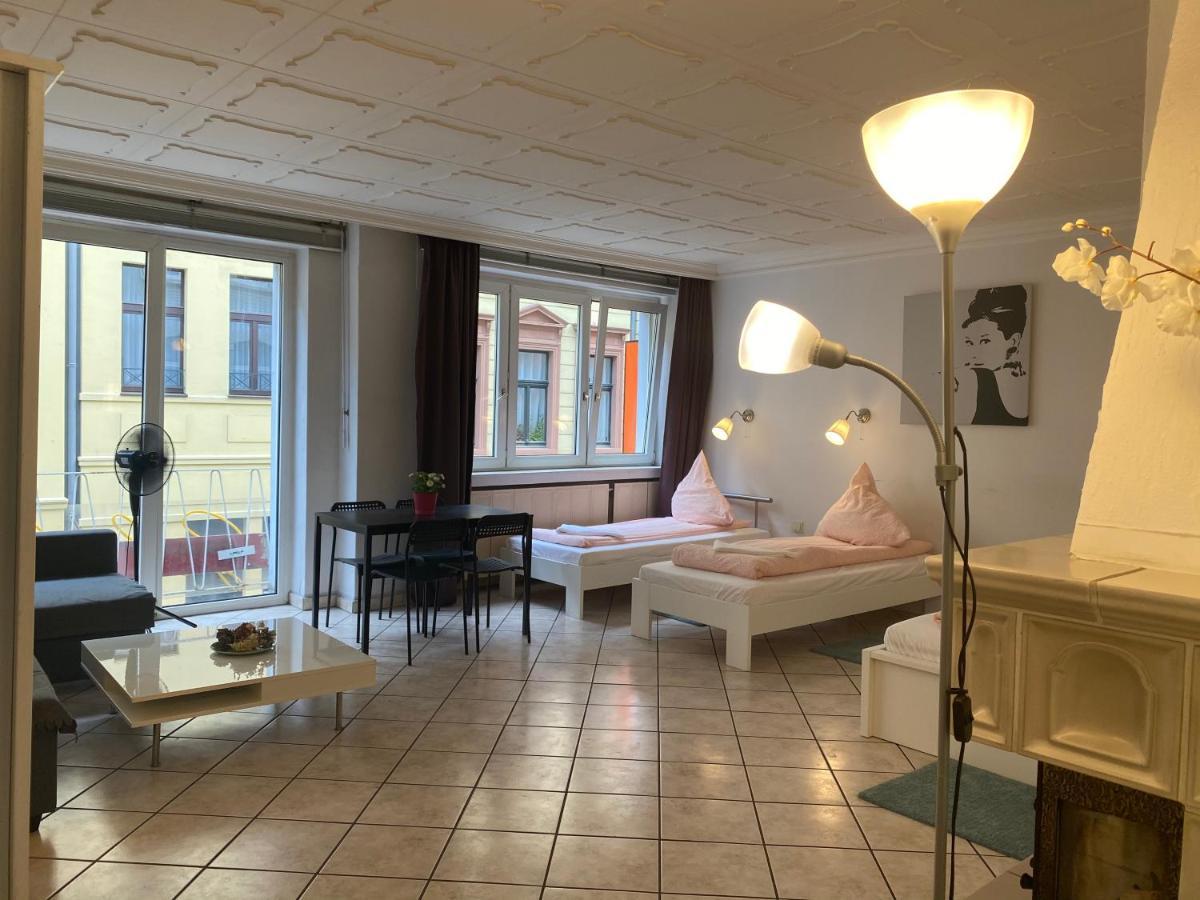 Central Shared Apartment, Friesenplatz Köln Eksteriør bilde