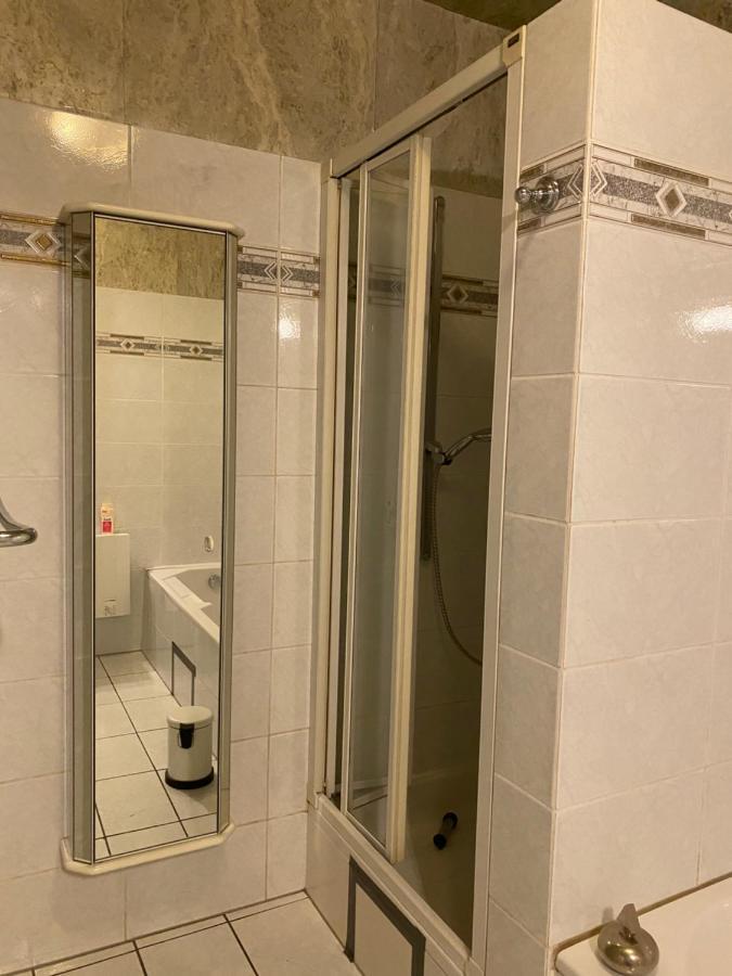 Central Shared Apartment, Friesenplatz Köln Eksteriør bilde
