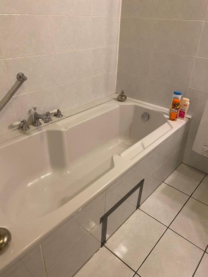 Central Shared Apartment, Friesenplatz Köln Eksteriør bilde